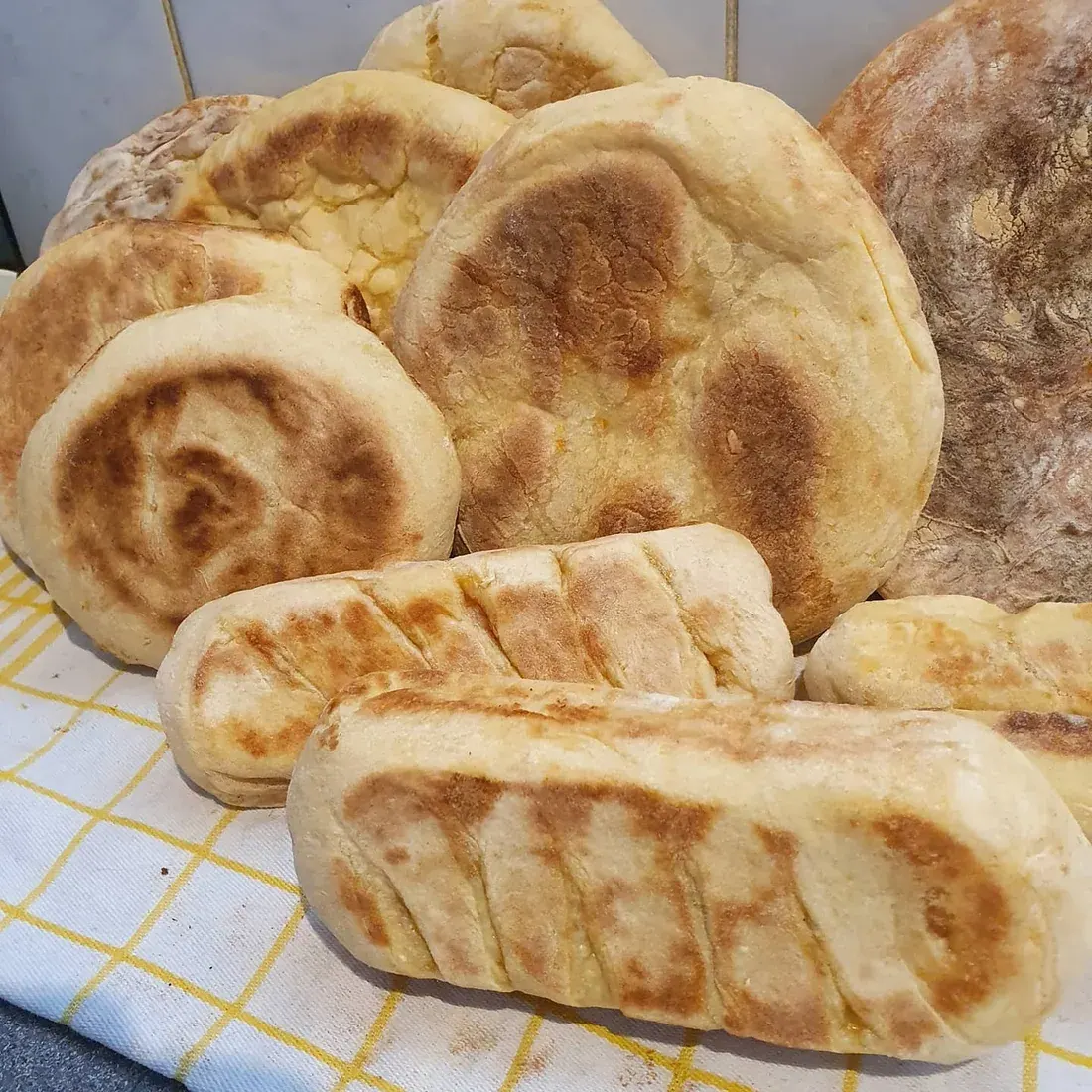 Bolo do Caco, a dish of Madeira